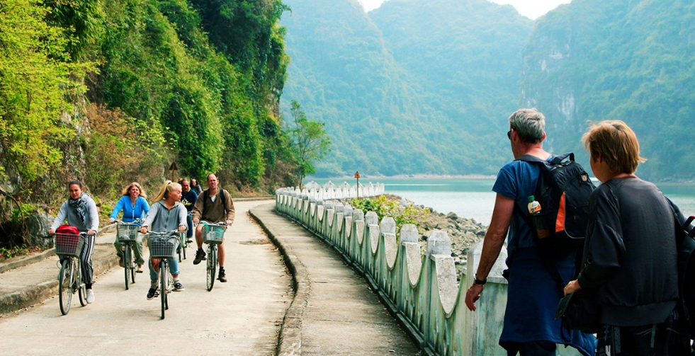 Cycling in Viet Hai Village