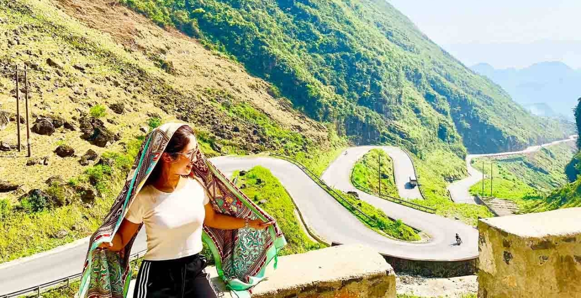 Drive through Ha Giang Loop to see its beauty