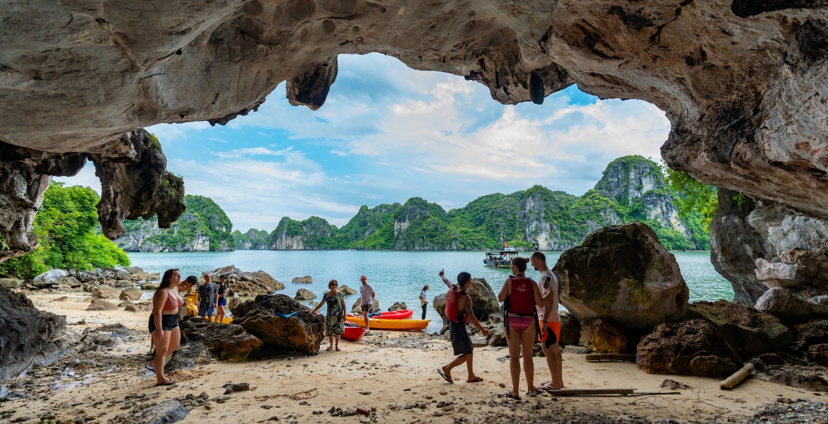 Explore Halong Bay Cave