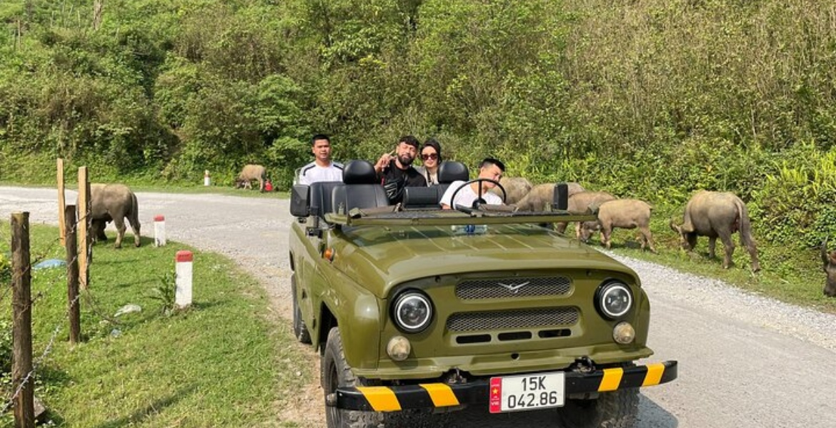 Ha Giang Loop by Jeep 4 Days