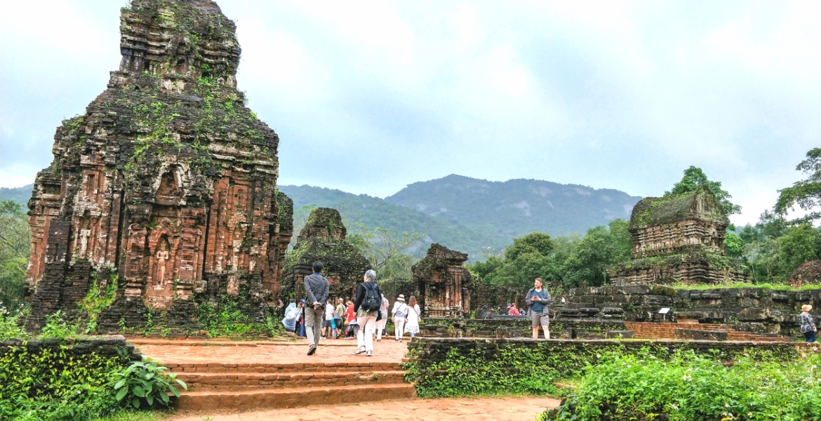 Amazing Way from Hue to Hoi An