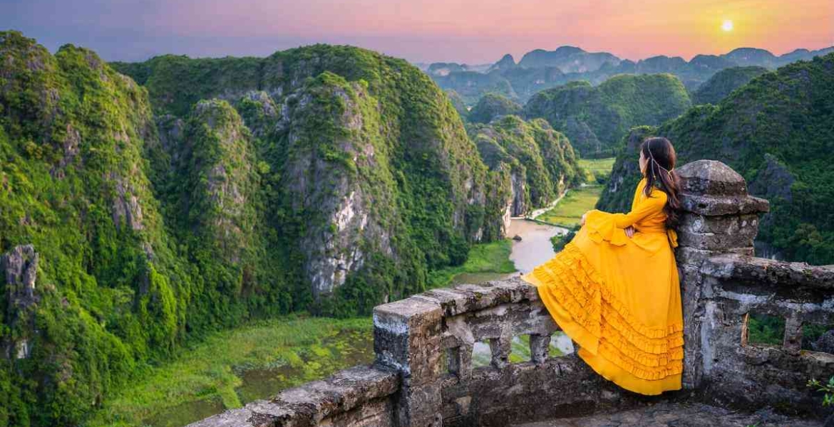 Explore Halong Bay and Ninh Binh 5 Days