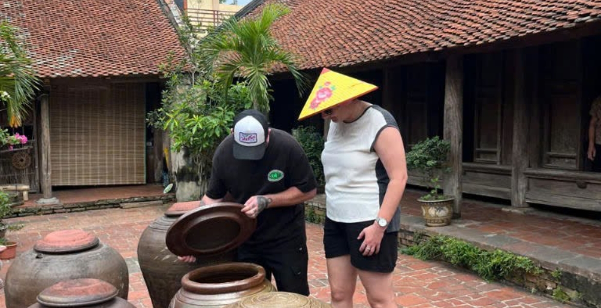 Duong Lam Ancient Village & Van Phuc Silk Village Full Day